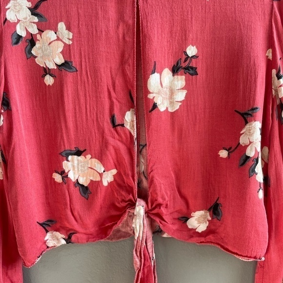 Don’t ask why floral flowy open tie front blouse. One Size - Picture 5 of 8